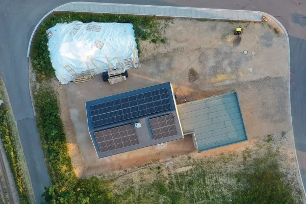 massivholzbau, massivholz, pv anlage, neubau, einfamilienhaus, efh, dachbegruenung